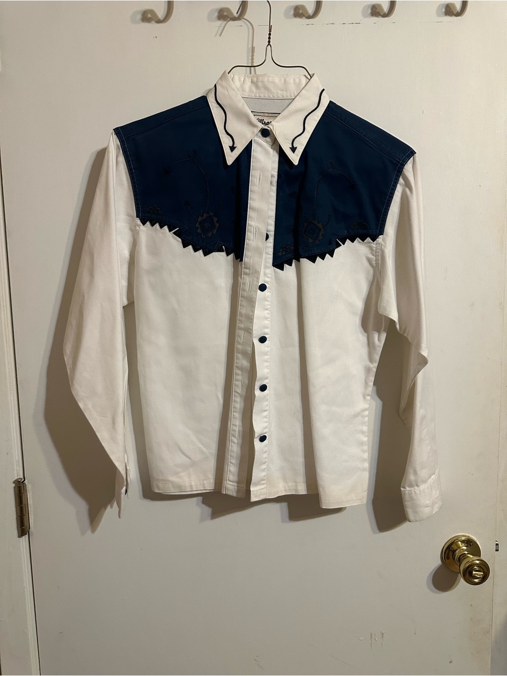 Wrangler White and Navy Western Yoke Button-Down Shirt